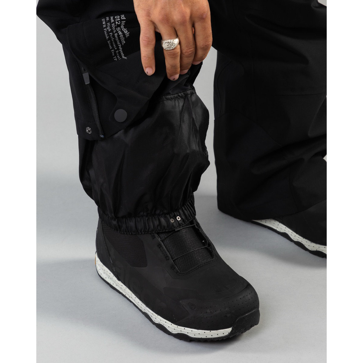 Bekleidung, Schuhwerk, Schuh, Sneaker, Person