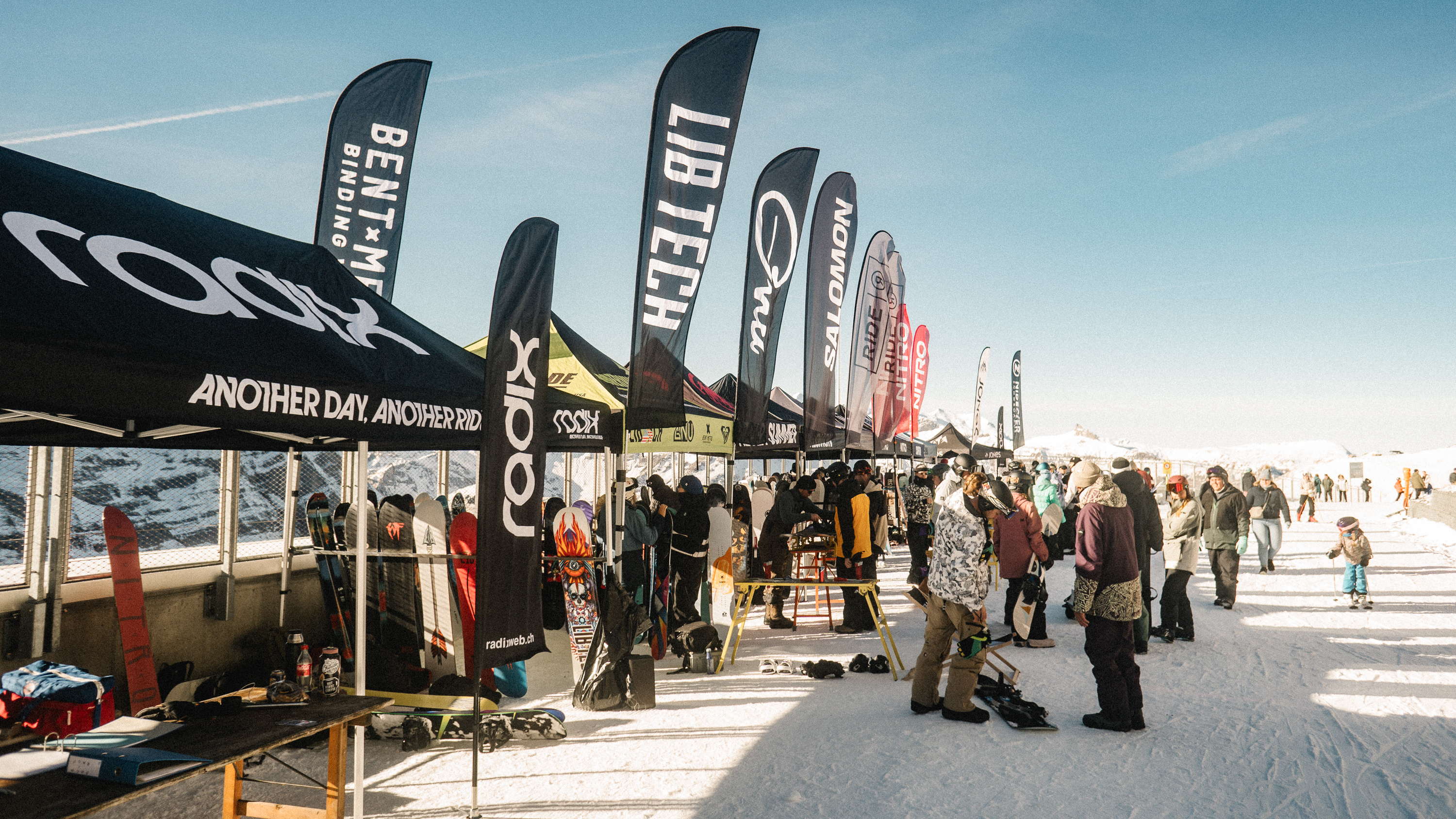 Person, Kleidung, Schuhwerk, Schuh, Draußen