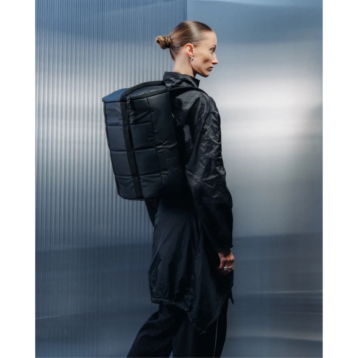 Bekleidung, Mantel, Tasche, Person, Rucksack