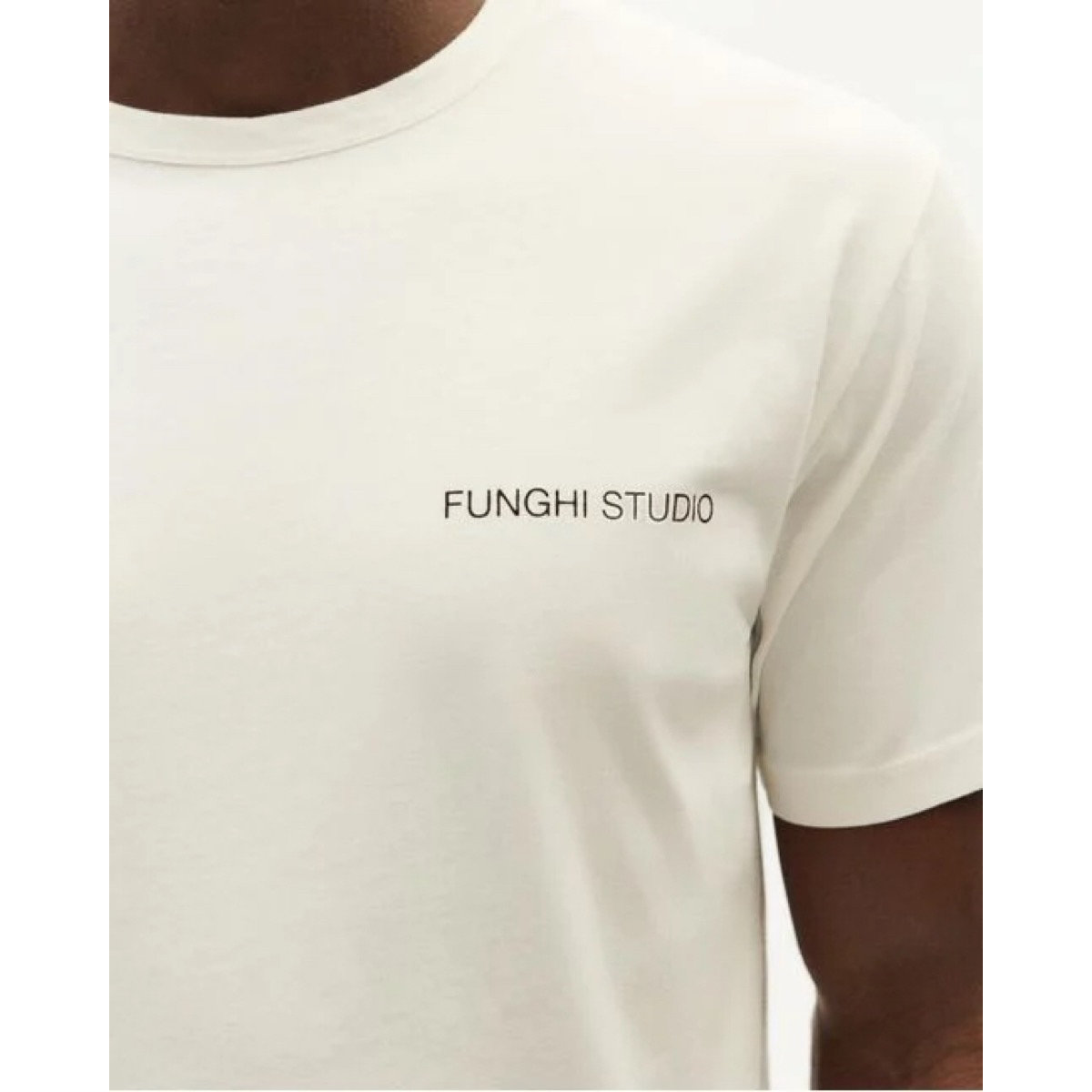 Bekleidung, T-shirt