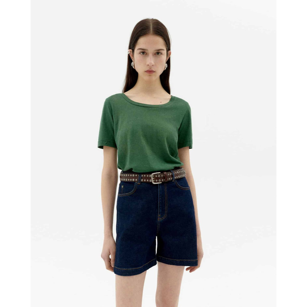 Kurze Hose, T-shirt, Gürtel, Hosen, Person