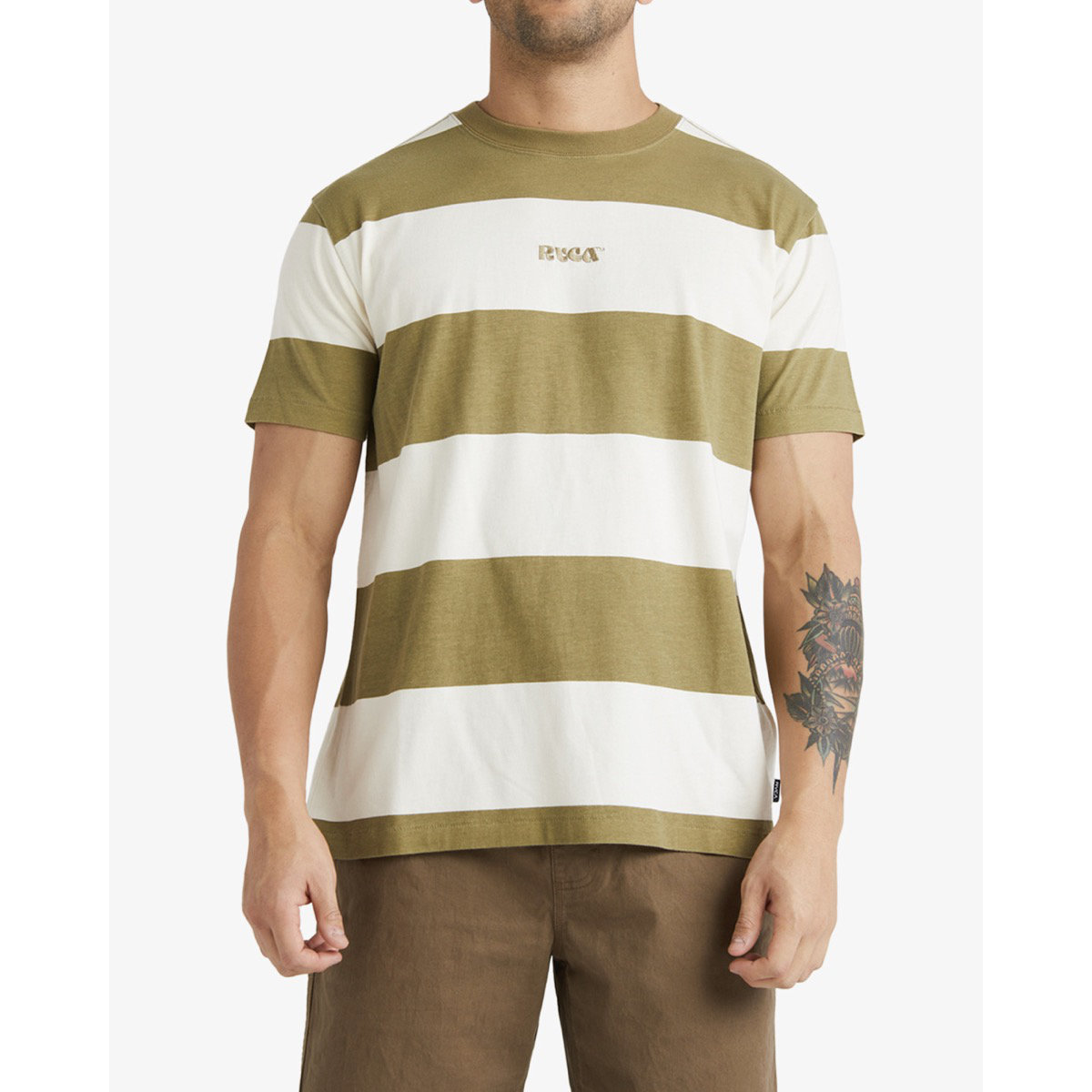 Bekleidung, T-shirt, Hemd, Haut, Tätowierung