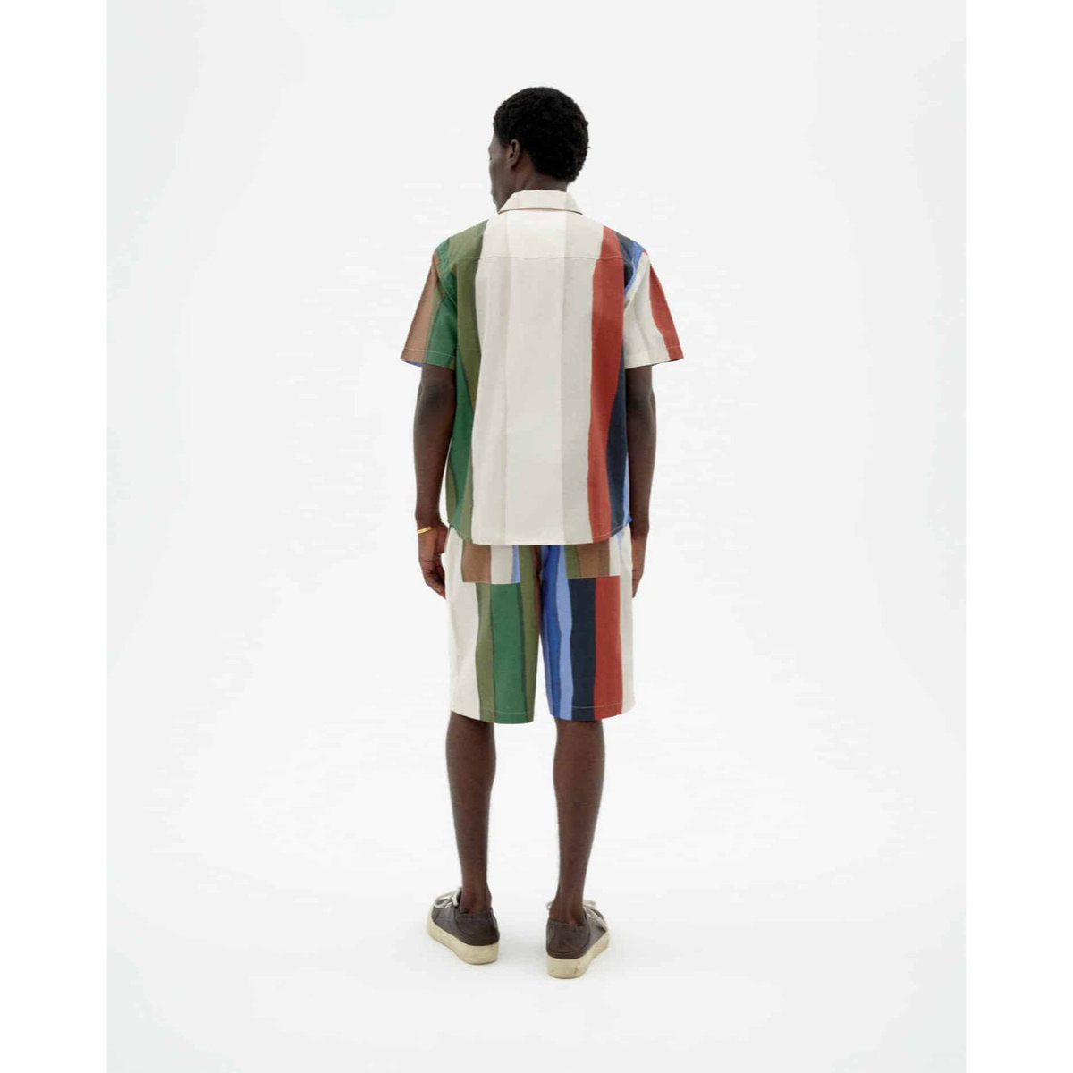 Hemd, Person, Kurze Hose, T-shirt, Stehend